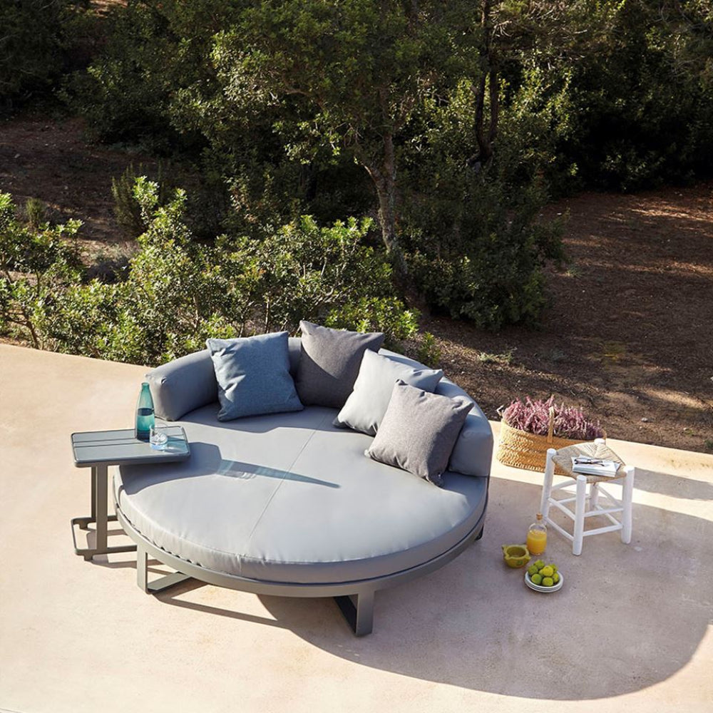 Solanas Round Chill Daybed - Zzue Creation