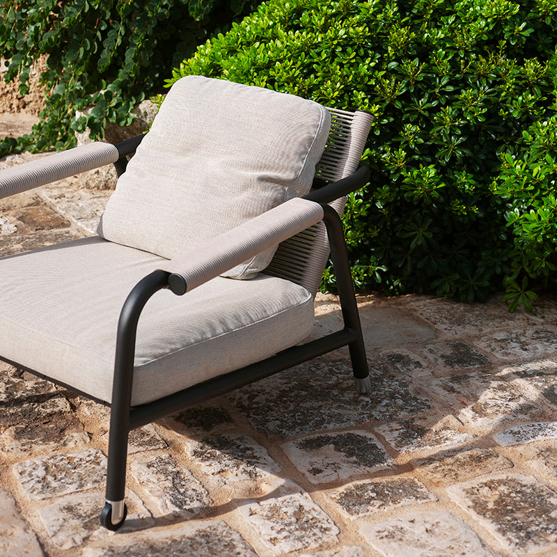 Astra 001 Lounge Chair - Zzue Creation