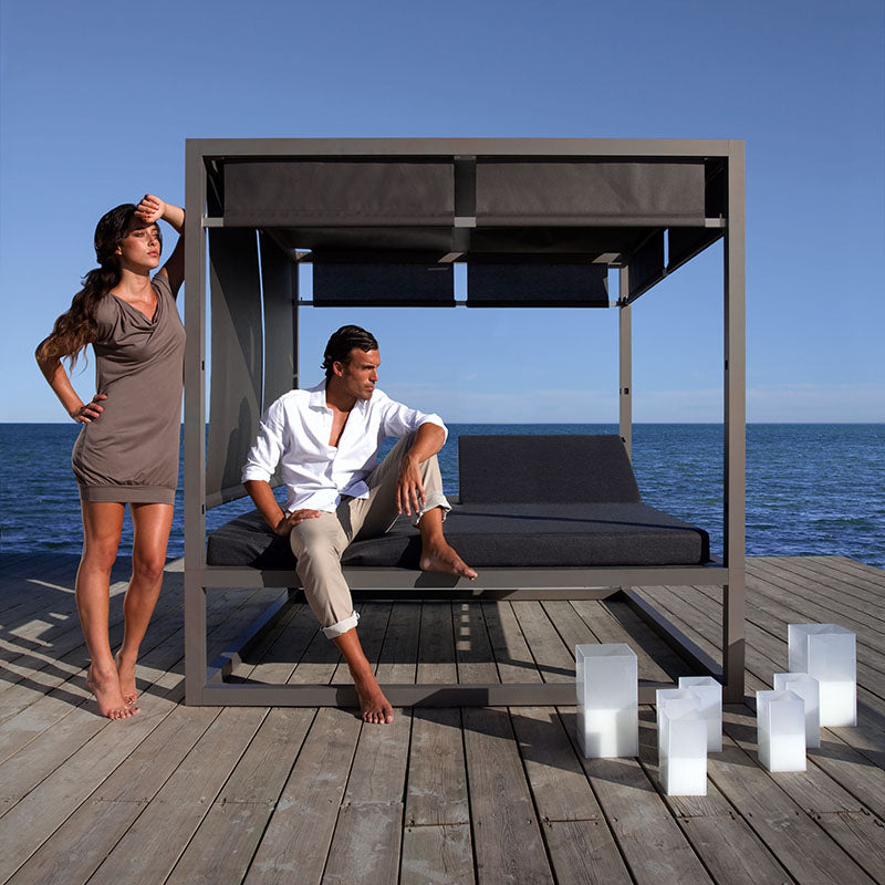 Elevated Daybed - Zzue Creation