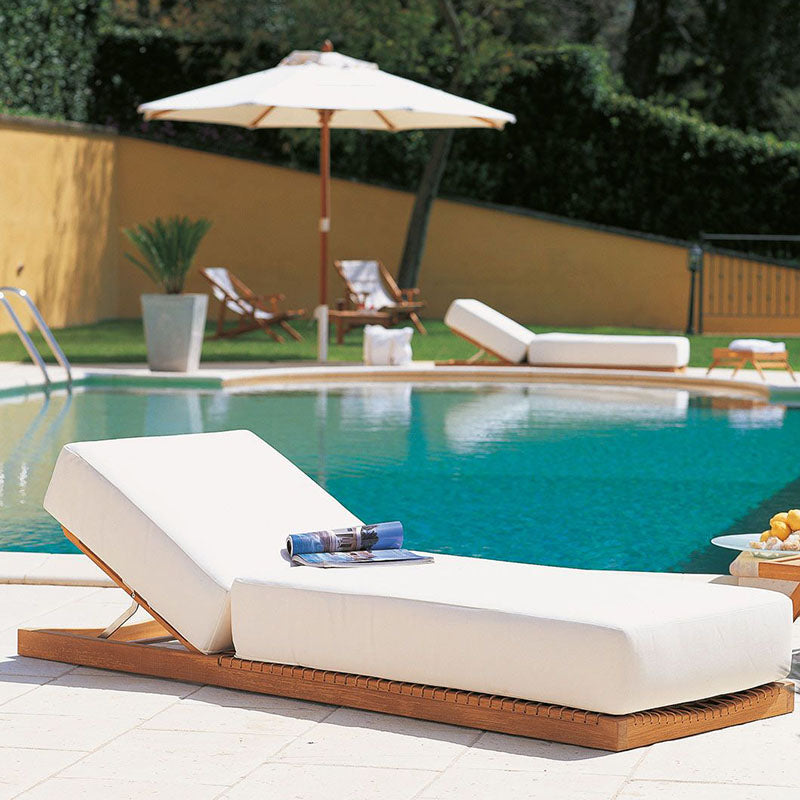 Synthesis Low Sunlounger in teak and WaProLace - Zzue Creation