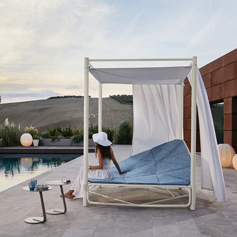 Atollo Daybed with Sun Shade Sail - Zzue Creation