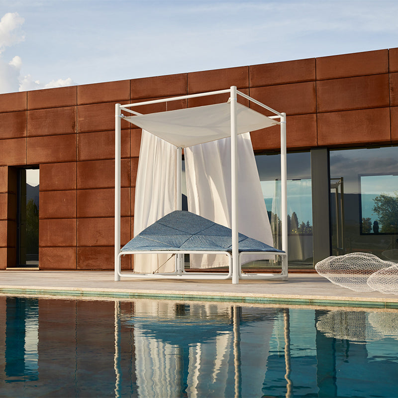 Atollo Daybed with Sun Shade Sail - Zzue Creation