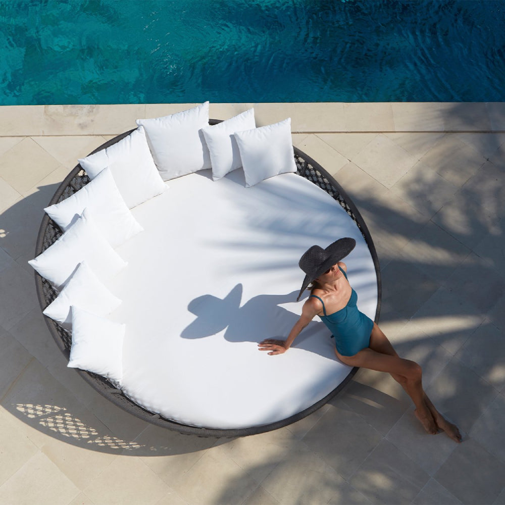 Moma Round Daybed - Zzue Creation