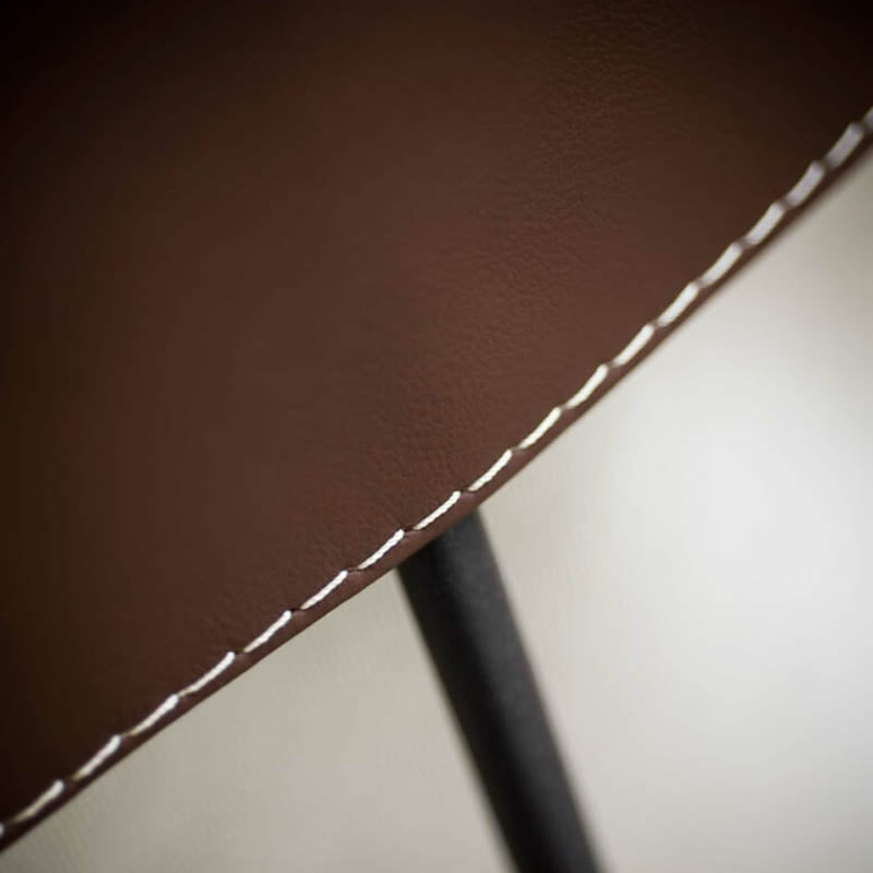 Lawrence Lounge Chair 390 - Zzue Creation