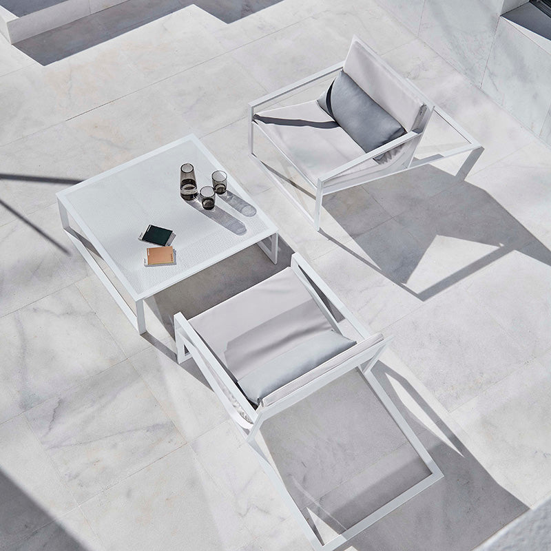 Blau Singular Lounge Chair - Zzue Creation
